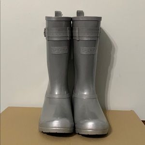 Sperry NWT Silver Women’s Size 8 rain boots.